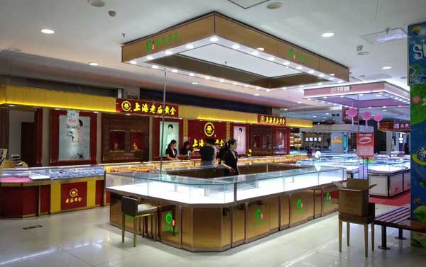 玻璃展臺展示柜的材質(zhì)挑選